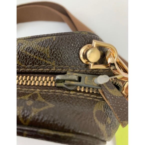 Auth Louis Vuitton LV Cosmetic Pouch Bag
Trousse Toilette 23 Browns Monogram - Picture 8 of 10